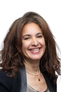 photo de farah andalibi, partenaire en ressources humaines au sein du cabinet RH sharpmania, cabinet de transformation organisationnelle et accompagnement de votre organisation et ressources humaines a geneve et dans toute la suisse romande