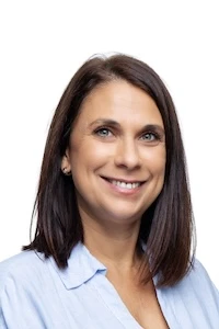 photo de sonia doce, co fondatrice et spécialistes en organisation RH au sein de sharpmania, cabinet de transformation organisationnelle et accompagnement de votre organisation et ressources humaines a geneve et dans toute la suisse romande